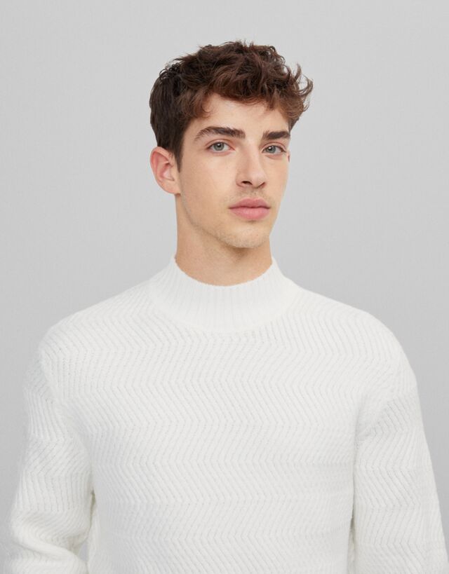 Textured mock neck sweater - Man | Bershka