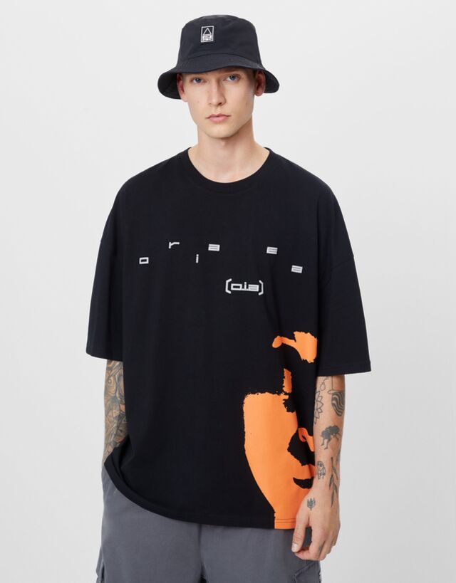 Desenli Dokumlu T Shirt Tisort Erkek Bershka