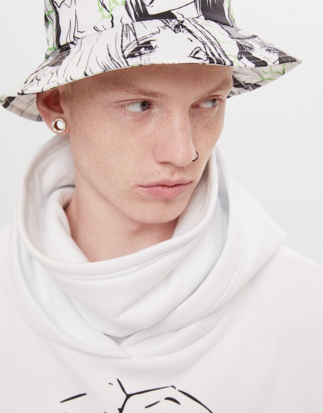 Billie Eilish x Bershka bucket hat 
