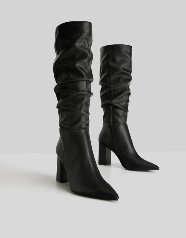 Botas tacón arrugadas - Chaquetas - Bershka Costa Rica