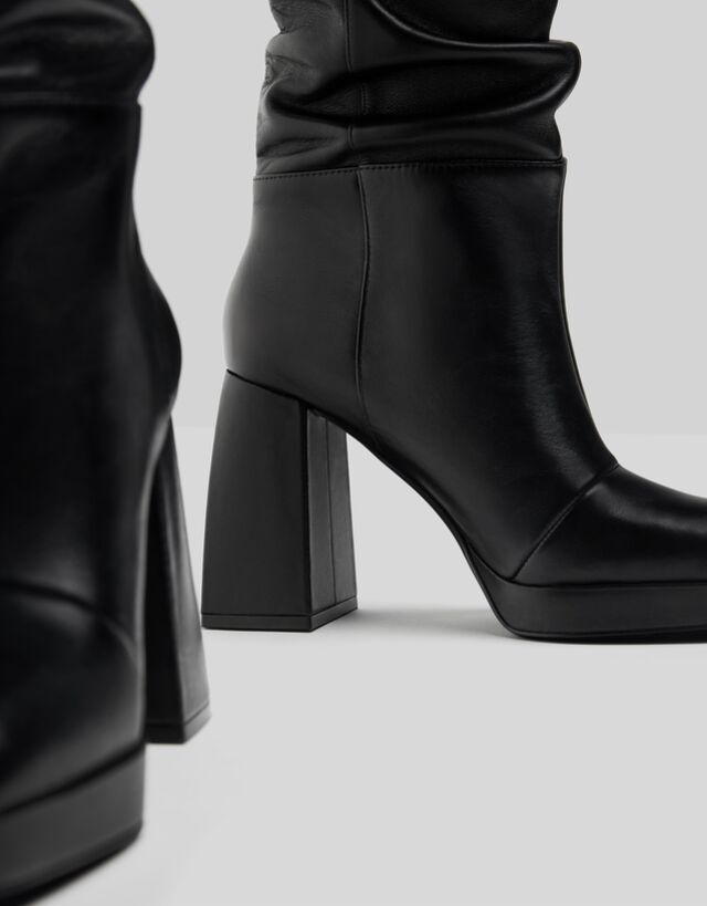 Slouchy heeled boots Clearance