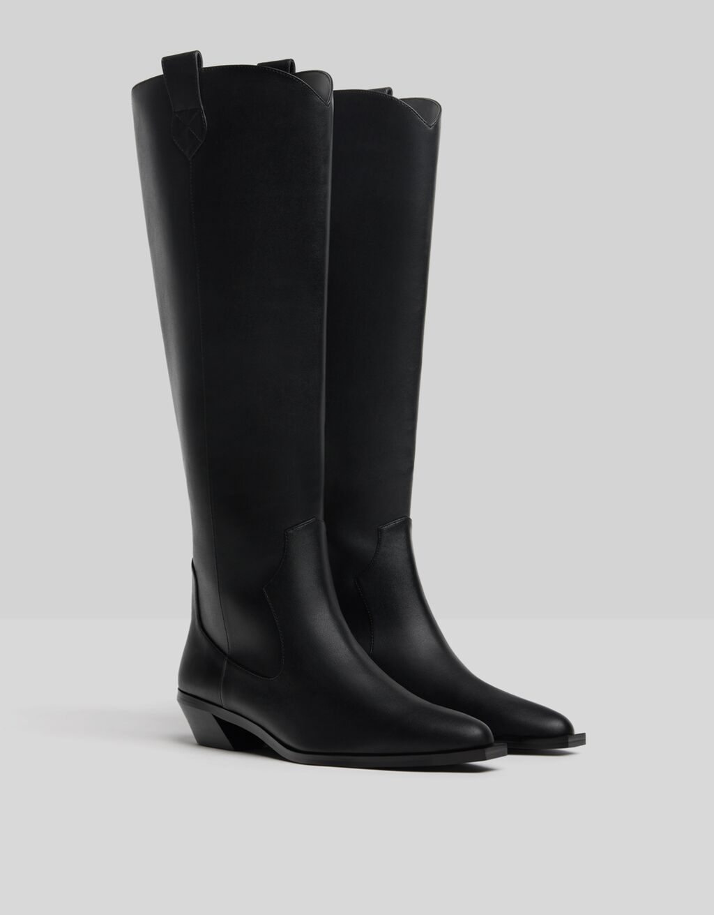 heeled cowboy boots