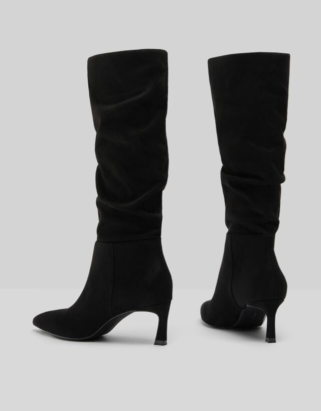 Botas altas tacón medio arrugadas - Zapatos - Mujer | Bershka