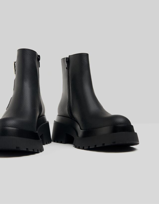 cut out flat ankle boots