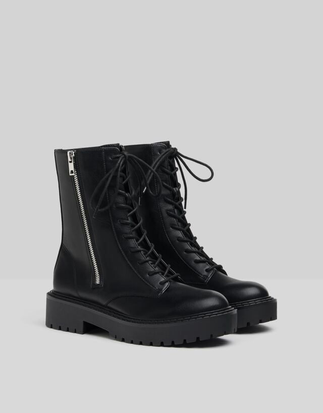 Botines planos acordonados - Zapatos - Mujer | Bershka