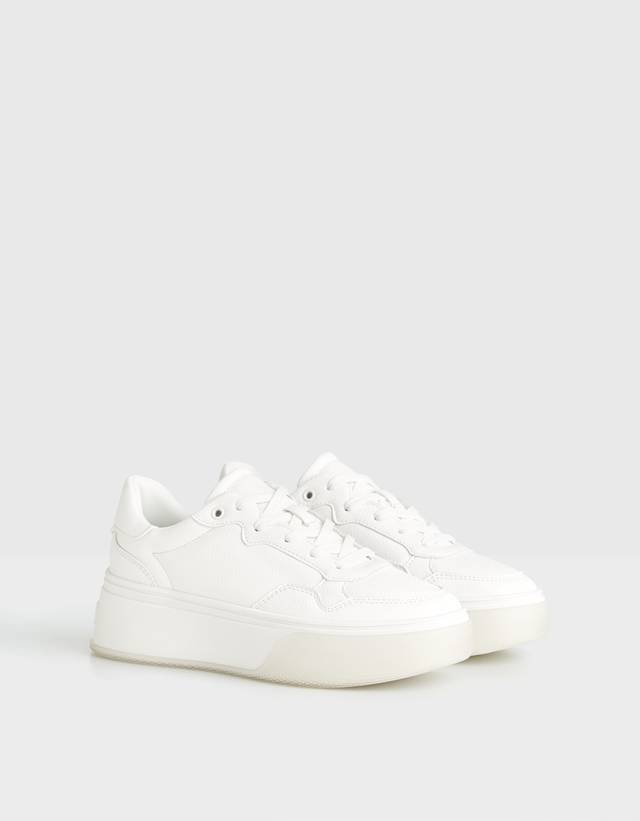 Platform sneakers with translucent sole 