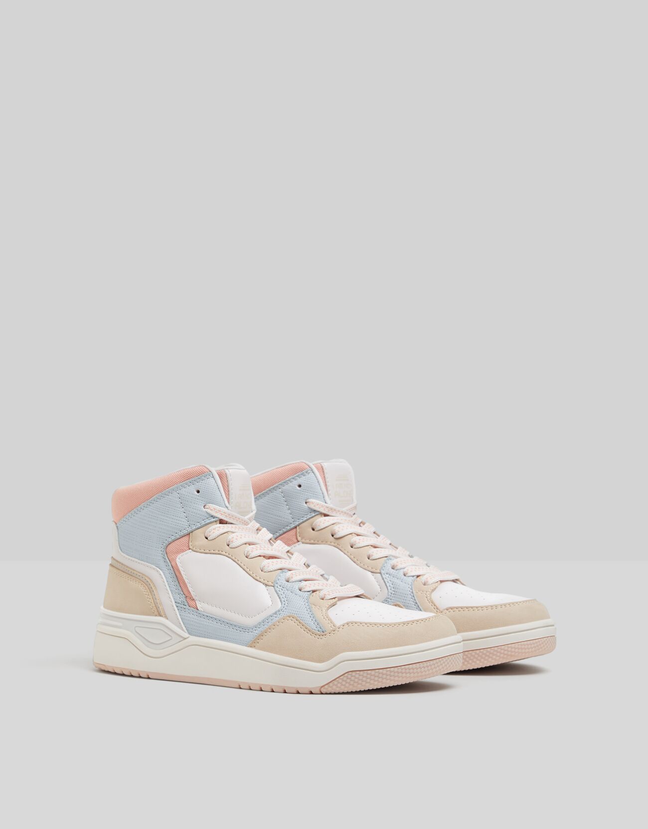 Contrast High Top Trainers Shoes Woman Bershka