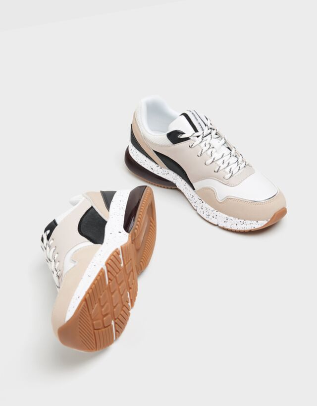 Trainers with multicoloured contrast