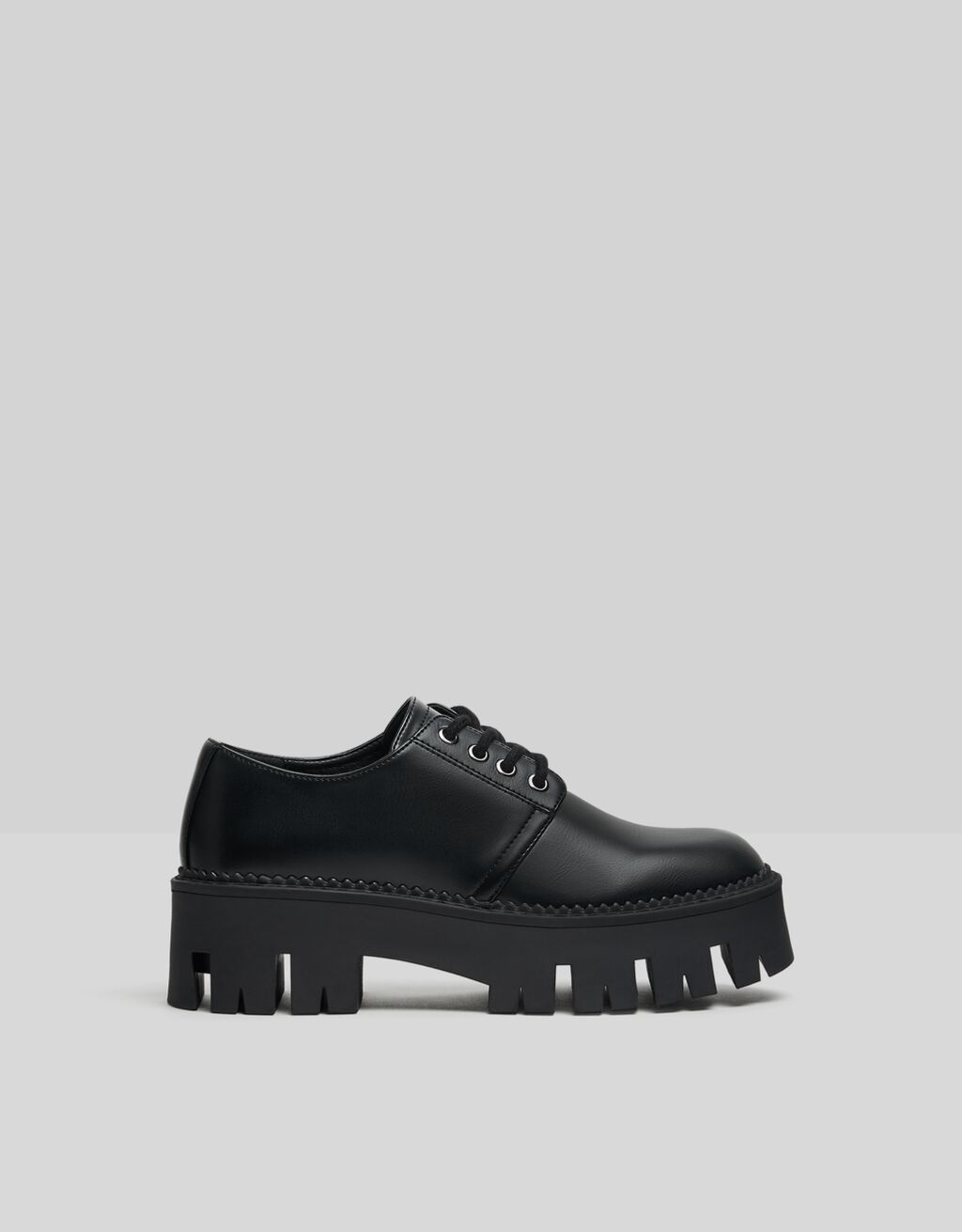 black flat platform shoes