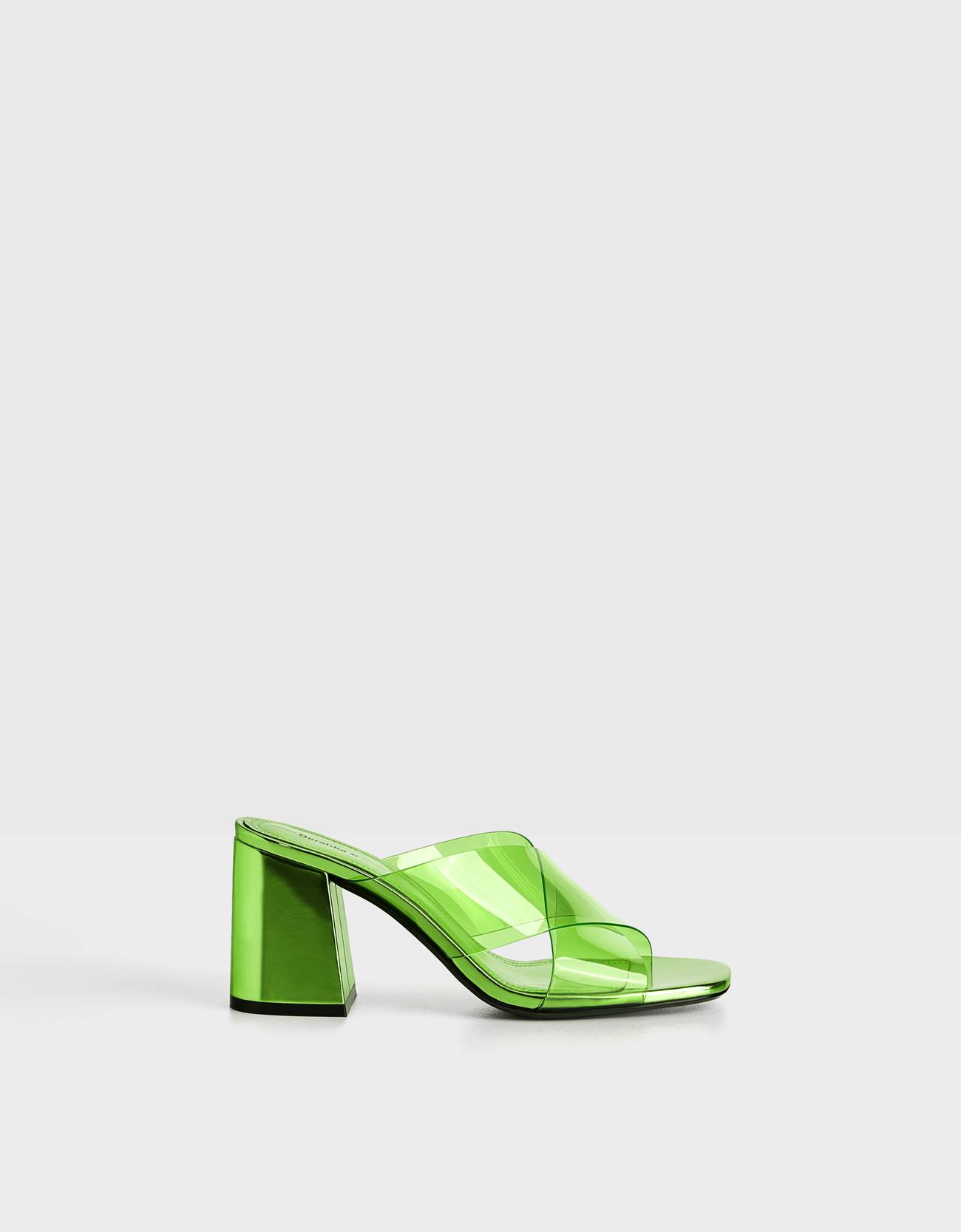 Sandalia tacón vinilo - Mujer | Bershka