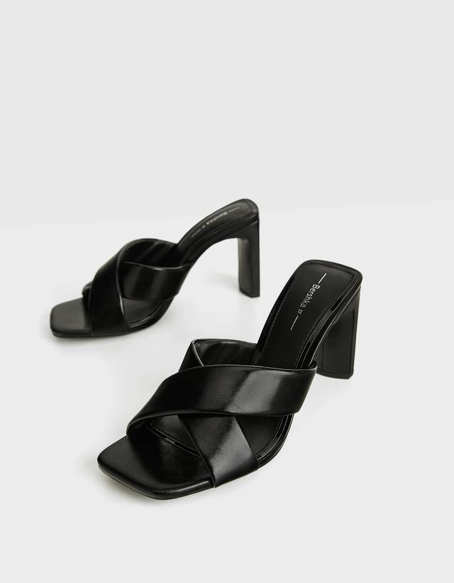 bershka black sandals
