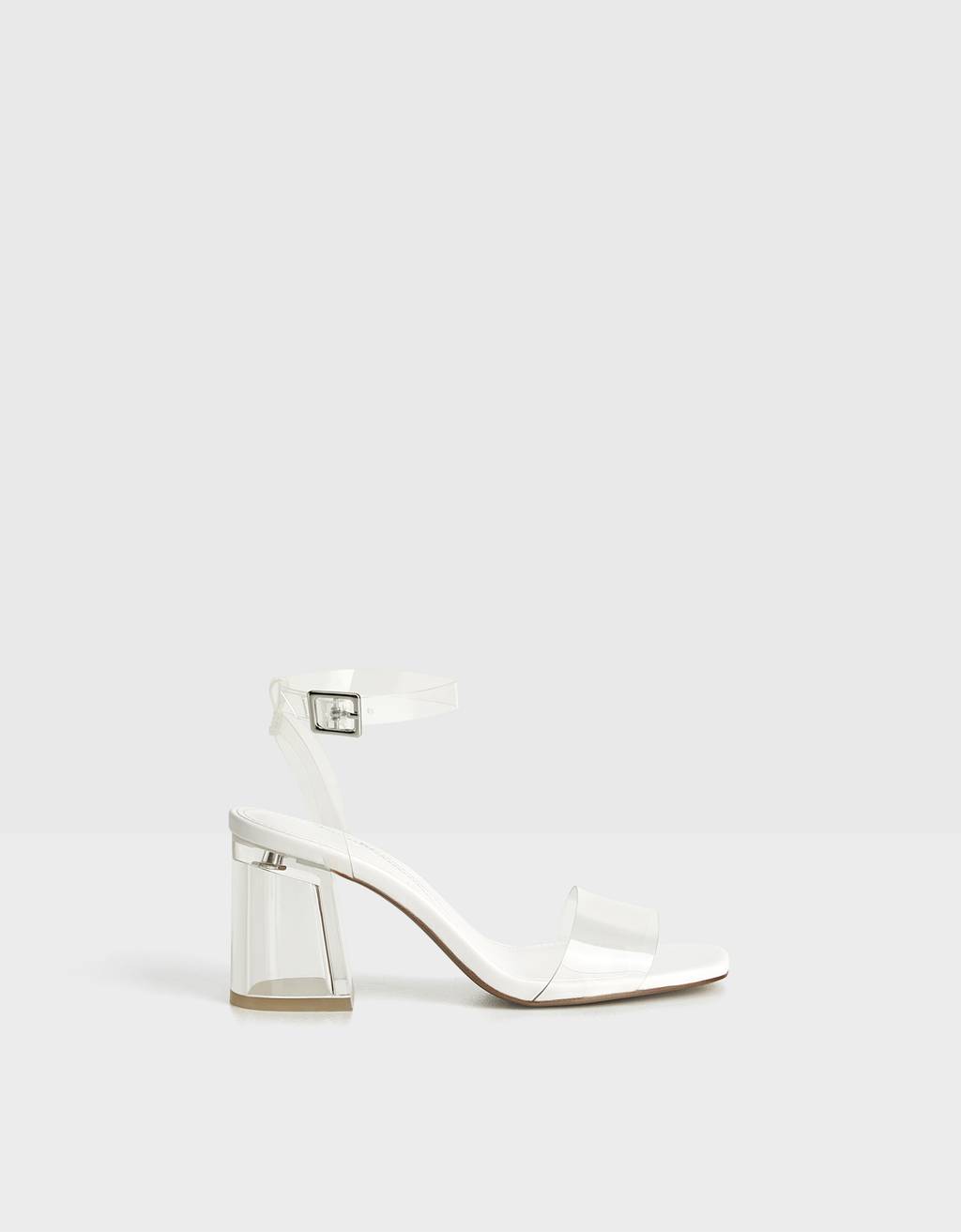 Sandalia tacón metacrilato detalle vinilo. - Zapatos - Bershka Costa Rica