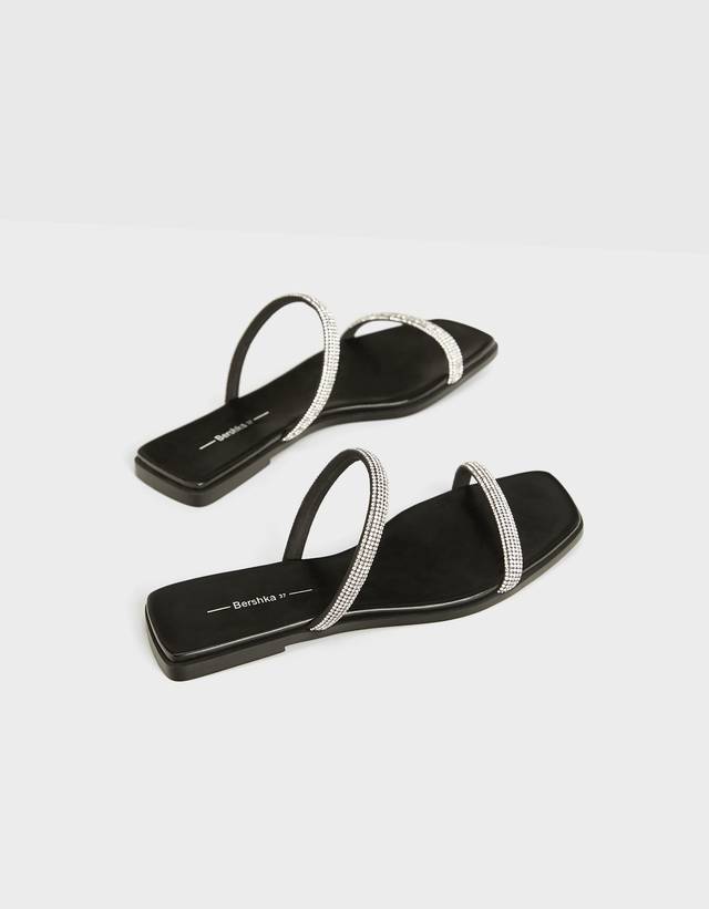 Tasli Bantli Duz Sandalet Kadin Bershka