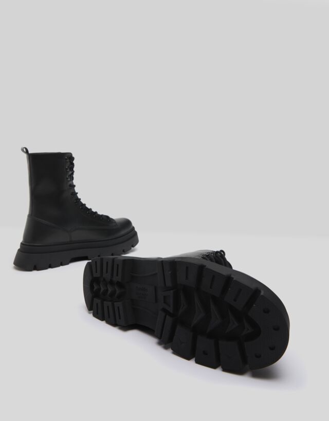 Lace-up boots with track soles - Man | Bershka