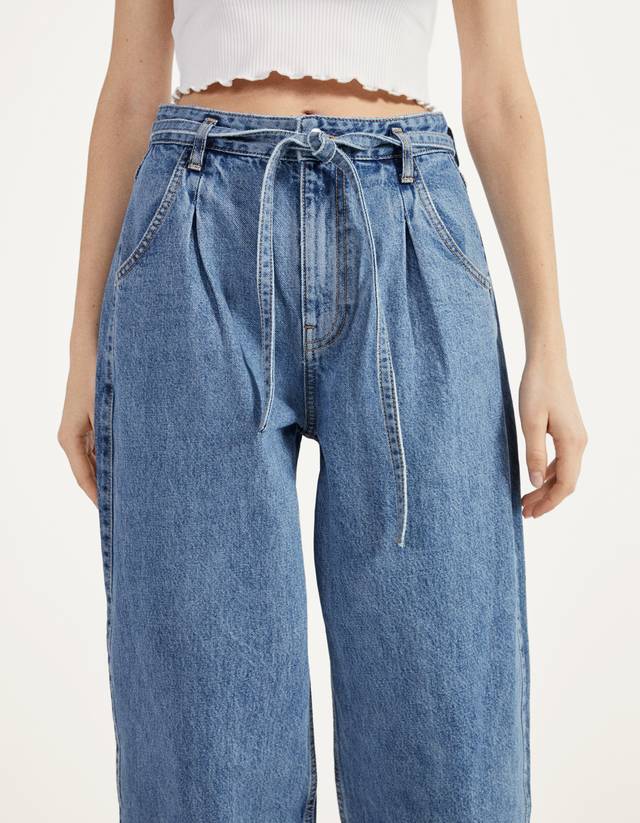 Balloon fit jeans with tie belt 
