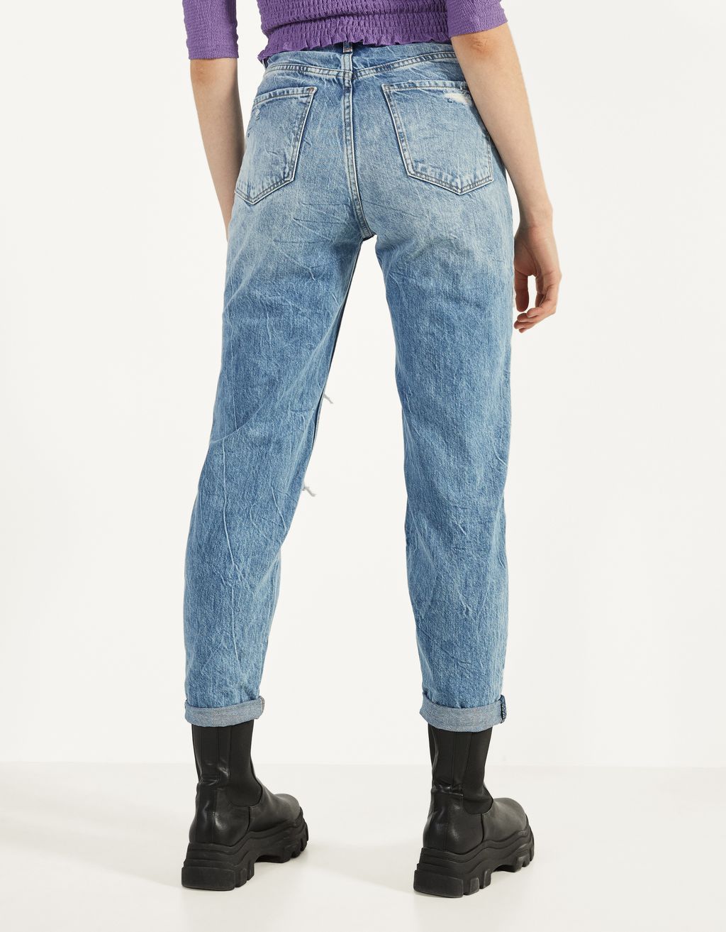 Verbazingwekkend Mom fit jeans met scheuren - Mom - Bershka Netherlands OE-15