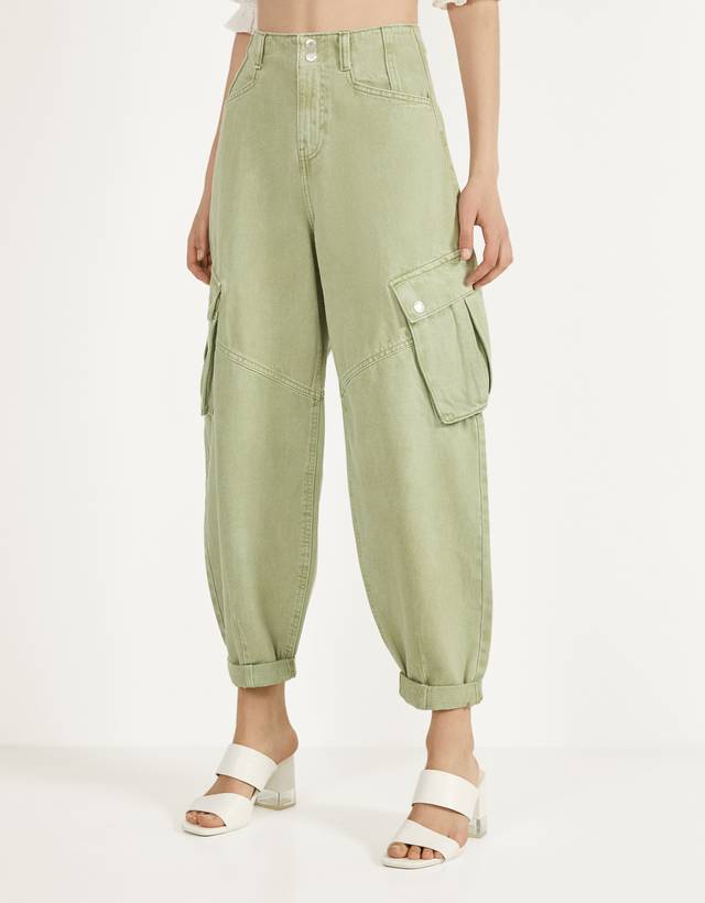 Jeans cargo con cinturón - null - Bershka Dominican Republic