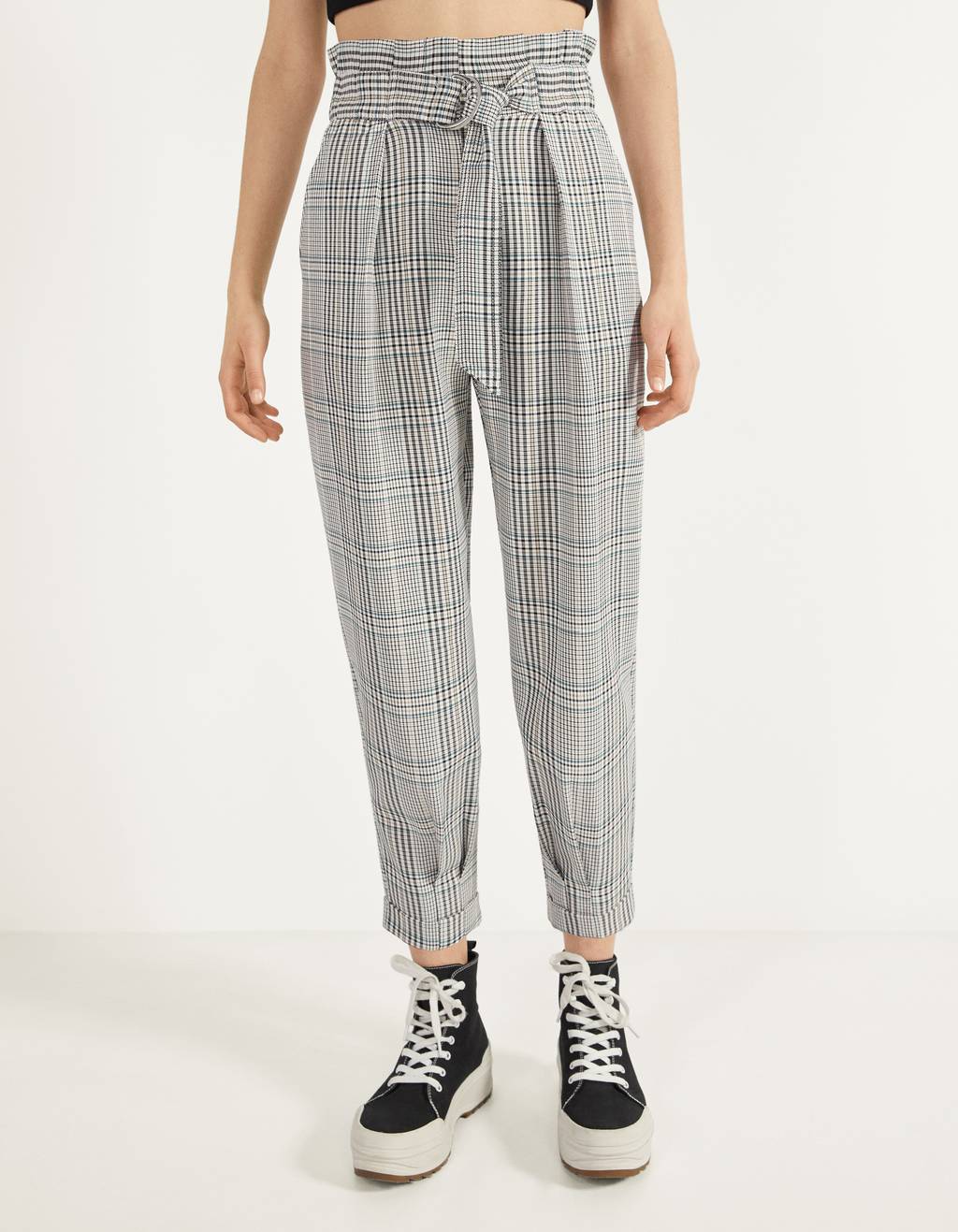 Slouchy trousers with belt - null 