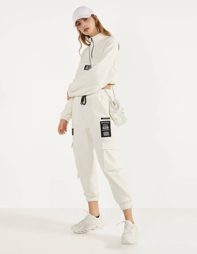Pantalones | PantalóN Jogger Felpa Beige | Bershka Mujer – Acro Marco