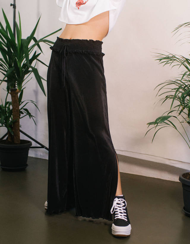 Mujer Pantalón wide leg fluido Marrón | Pantalones Bershka \u003c Esperando a  Christine