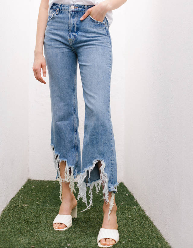 Kick Flare jeans with frayed hems