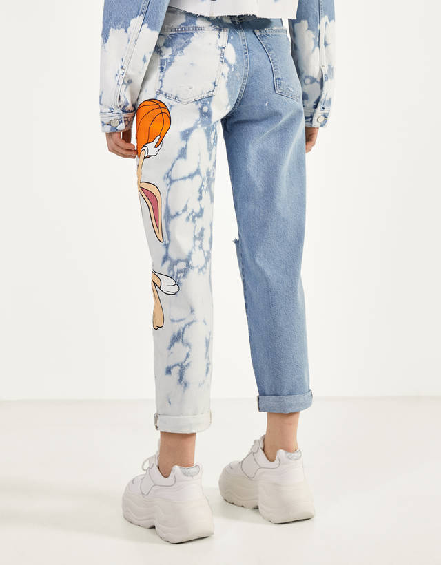 Blugi Balloon Fit Space Jam X Bershka Colecţie Bershka Romania