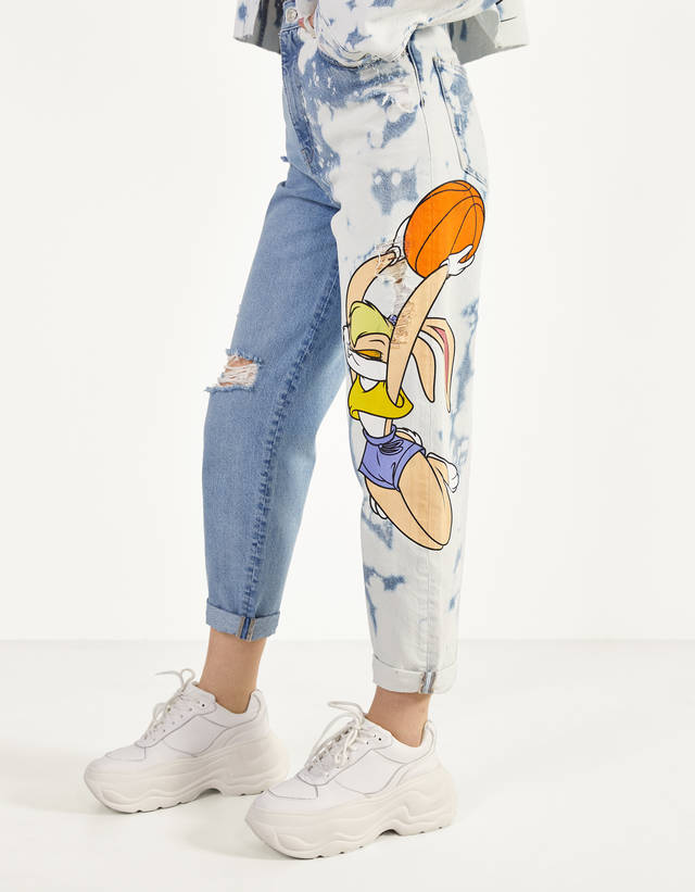 Blugi Balloon Fit Space Jam X Bershka Colecţie Bershka Romania