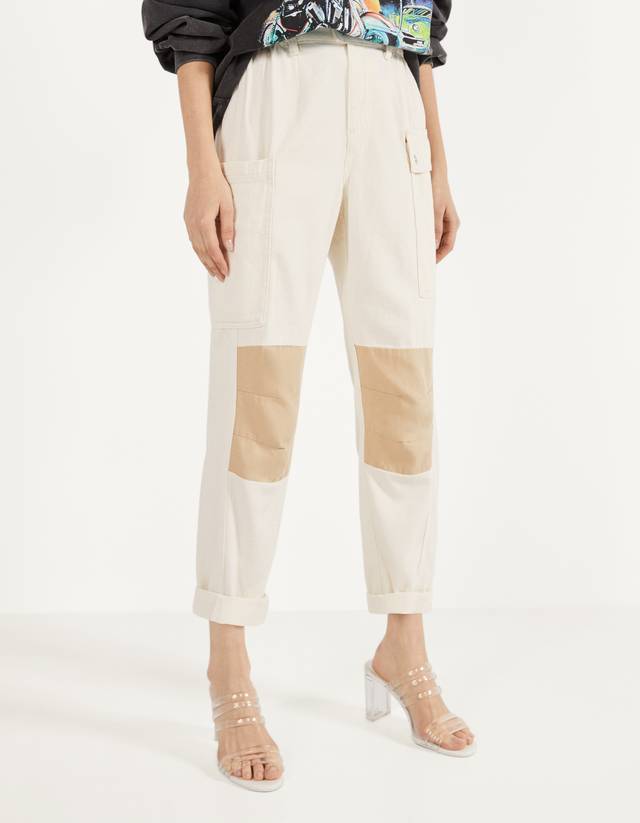 Contrast cargo trousers - Woman | Bershka