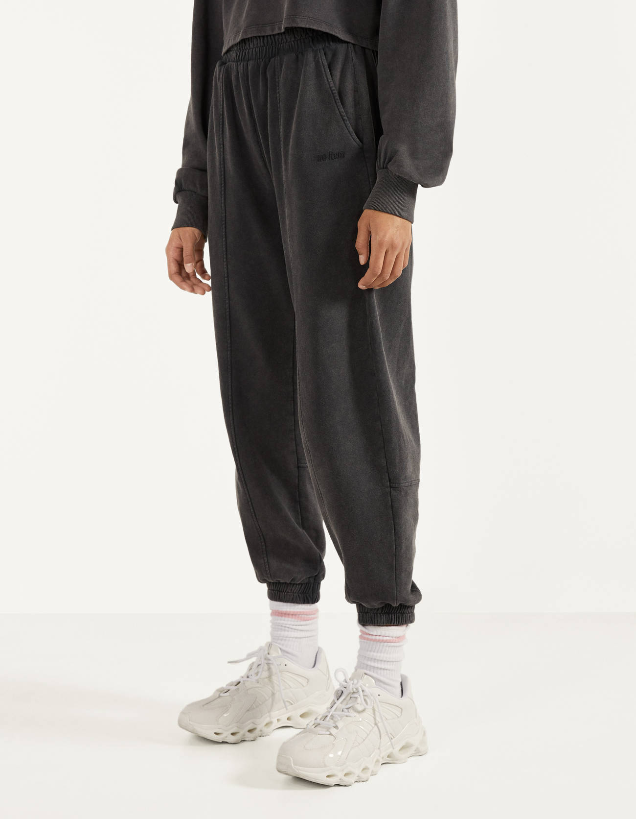 Velvet jogging trousers online bershka