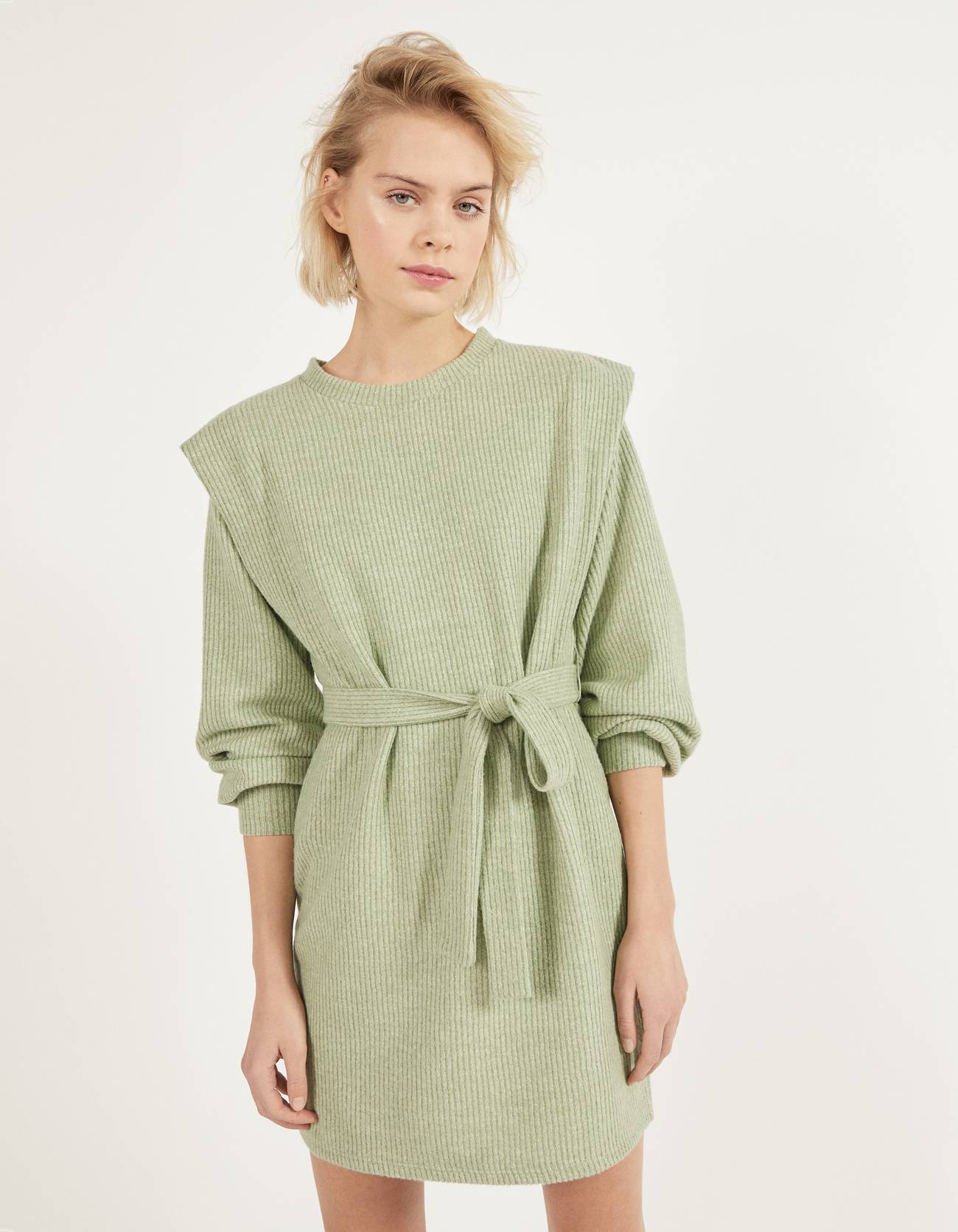 Geribde Jurk Met Riem Puffy Bershka Belgium