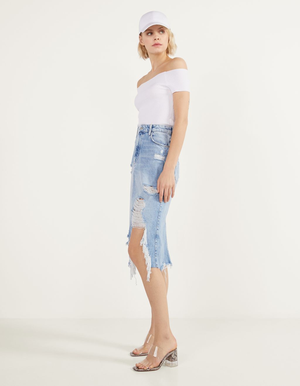 Gynaikeia Endymata Kai A3esoyar Kole3ion Anoi3h 2020 Bershka