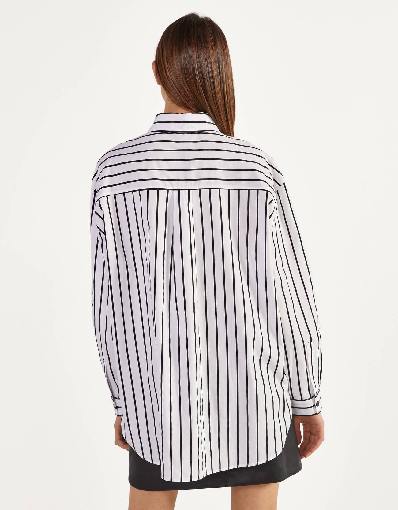 Bershka Yırtmaçlı poplin gömlek 10 Bershka Yırtmaçlı poplin gömlek 11
