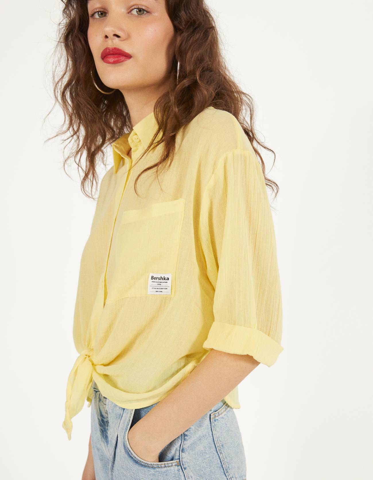 Bershka Önü düğümlü gömlek 2 Bershka Önü düğümlü gömlek 3