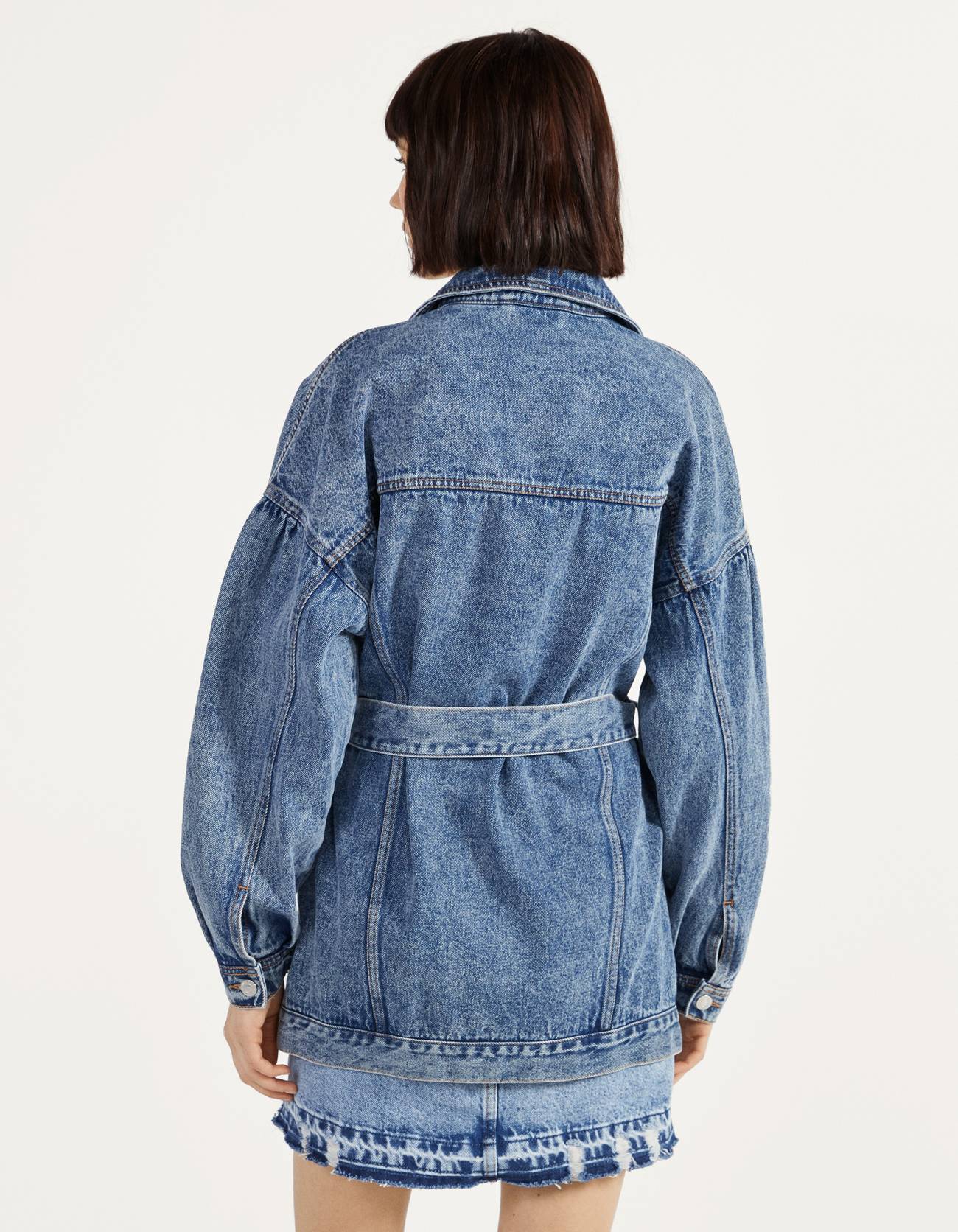 Bershka Kemerli denim ceket 0 Bershka Kemerli denim ceket 1