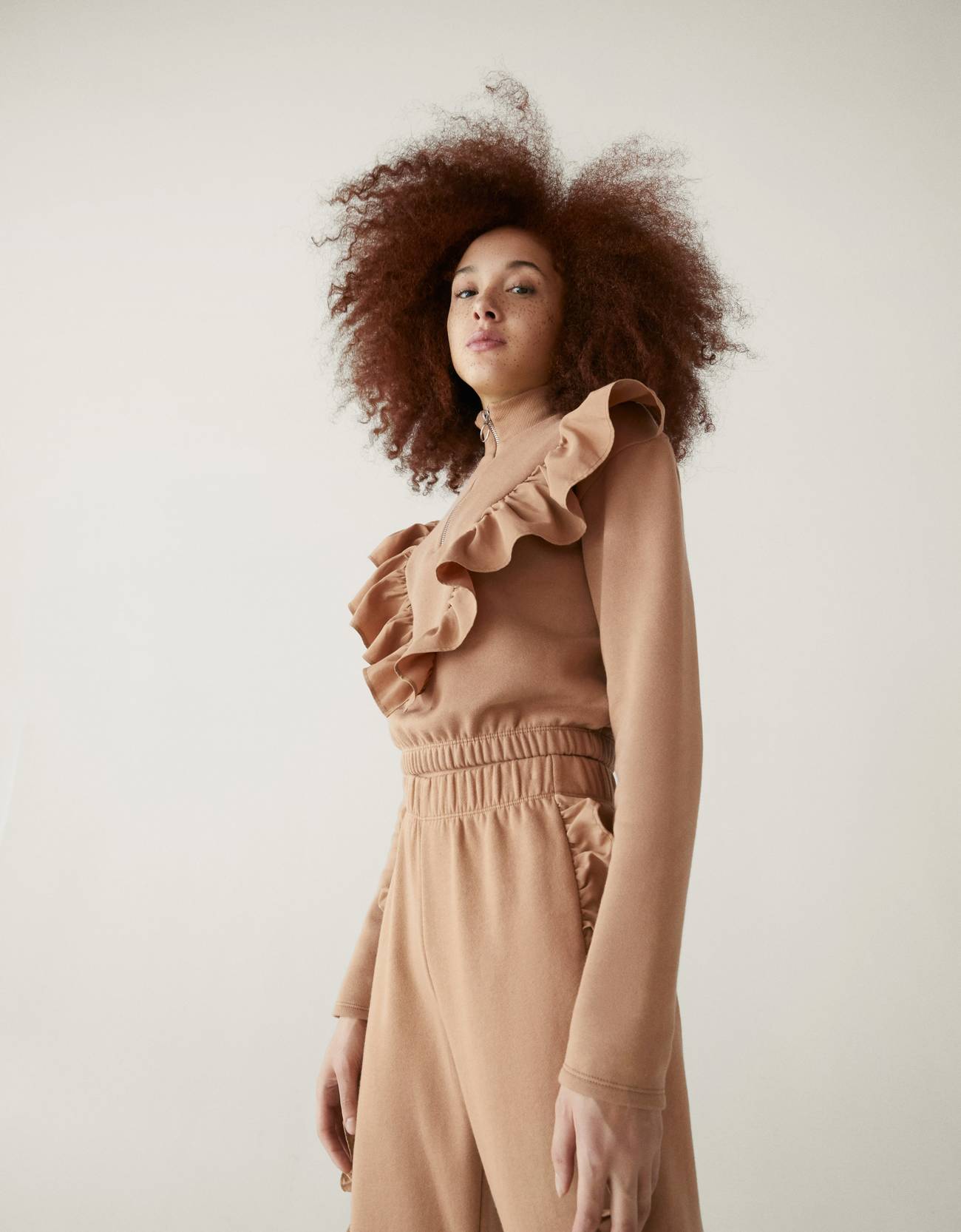 Bershka Volanlı sweatshirt 10 Bershka Volanlı sweatshirt 11