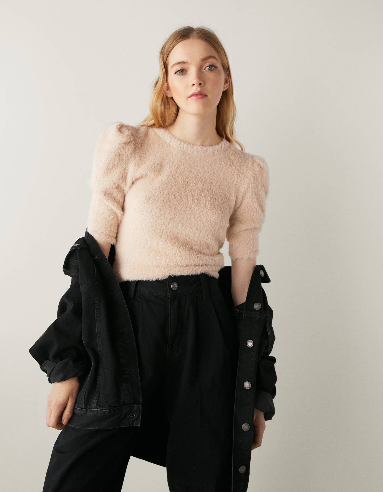 Bershka Balon kollu tüylü t-shirt 2 Bershka Balon kollu tüylü t-shirt 3
