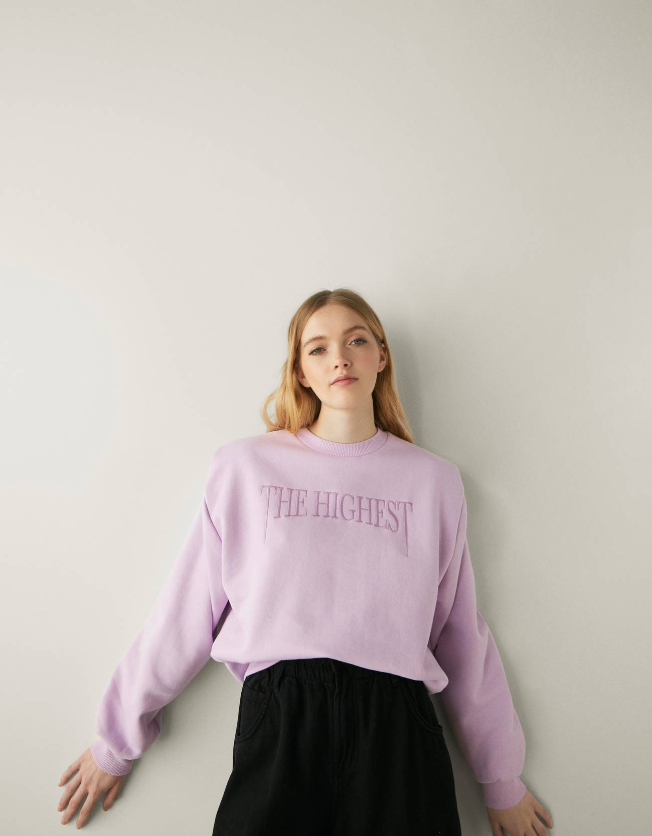 Bershka İşlemeli ve vatkalı sweatshirt 10 Bershka İşlemeli ve vatkalı sweatshirt 11