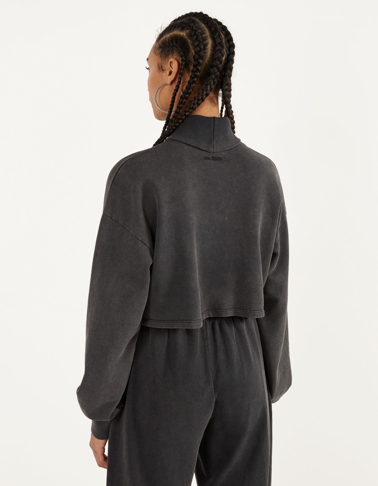 Bershka Dik yaka crop fit sweatshirt 0 Bershka Dik yaka crop fit sweatshirt 1