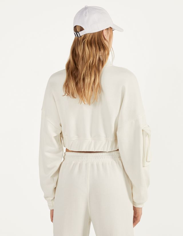 Sudadera cropped con cremallera - Mujer | Bershka