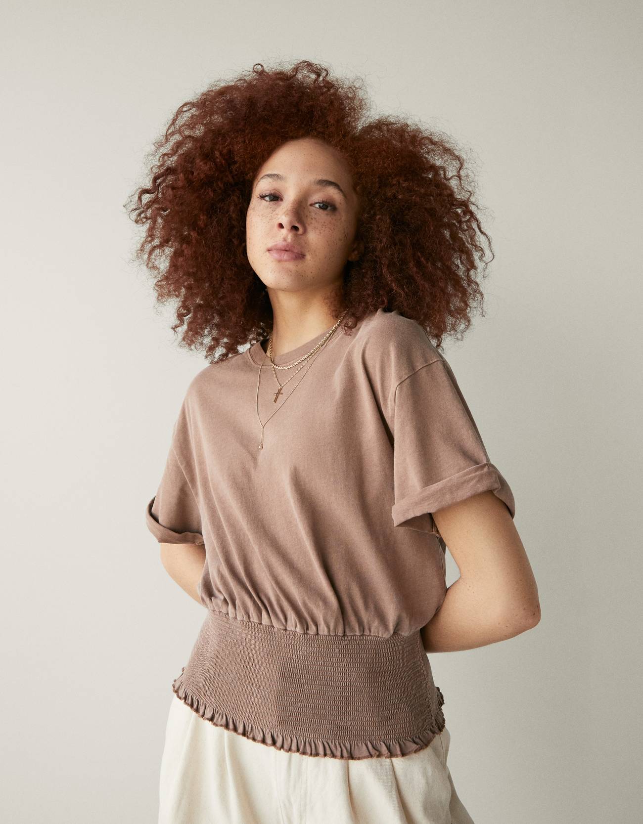 Bershka Büzgülü elastik t-shirt 0 Bershka Büzgülü elastik t-shirt 1