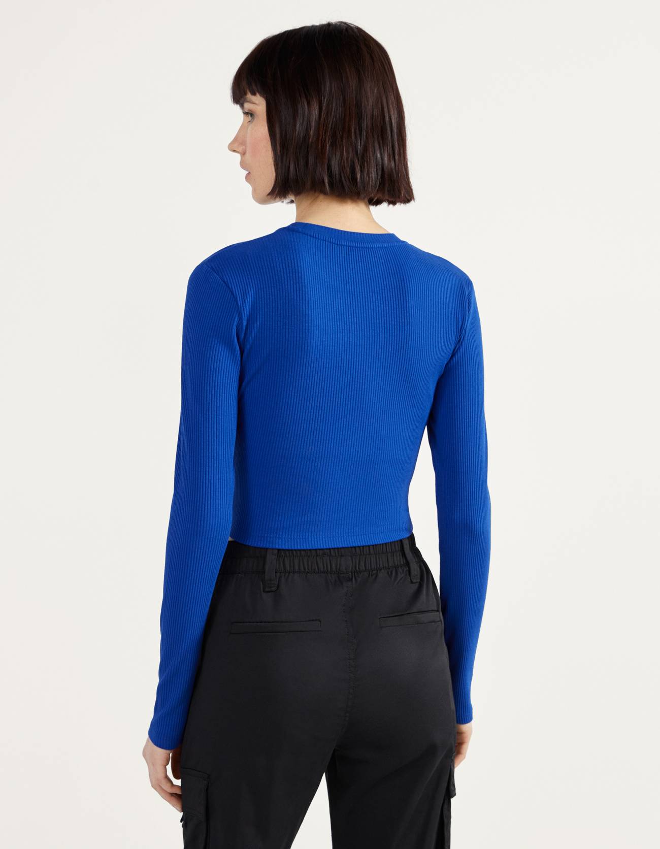 Bershka Yan yırtmaçlı t-shirt 0 Bershka Yan yırtmaçlı t-shirt 1
