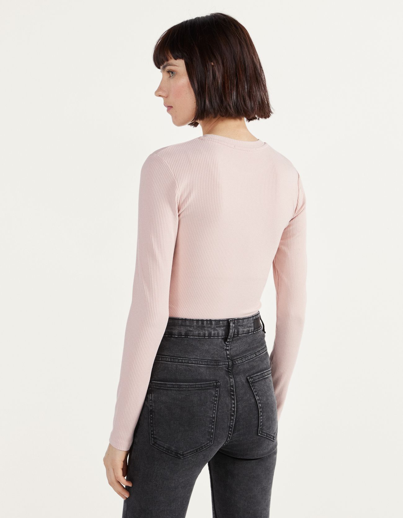 Bershka Yan yırtmaçlı t-shirt 2 Bershka Yan yırtmaçlı t-shirt 3