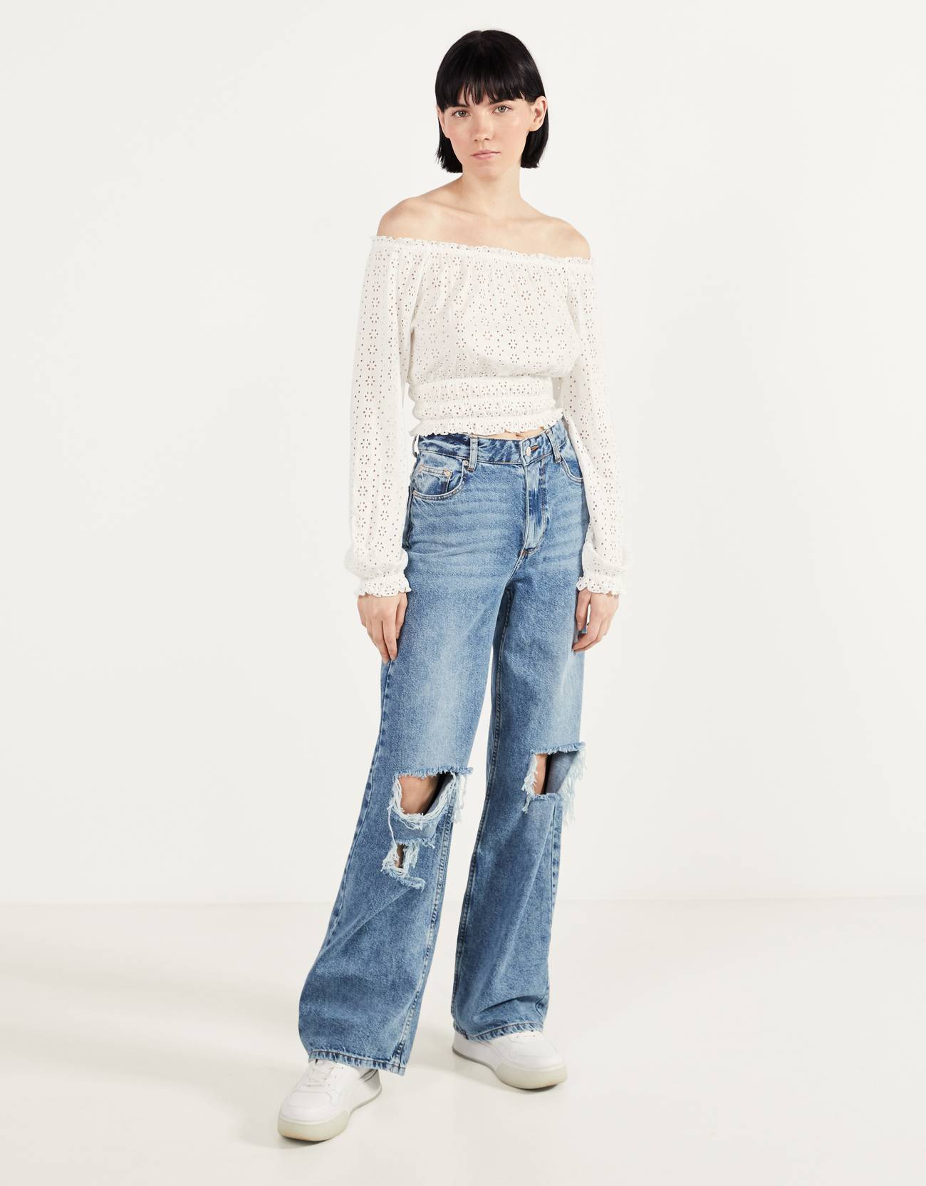 Bershka skater jeans in a dark wash with white - Depop