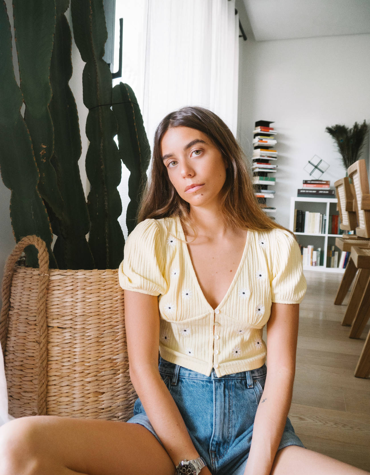 T-shirt with daisy embroidery