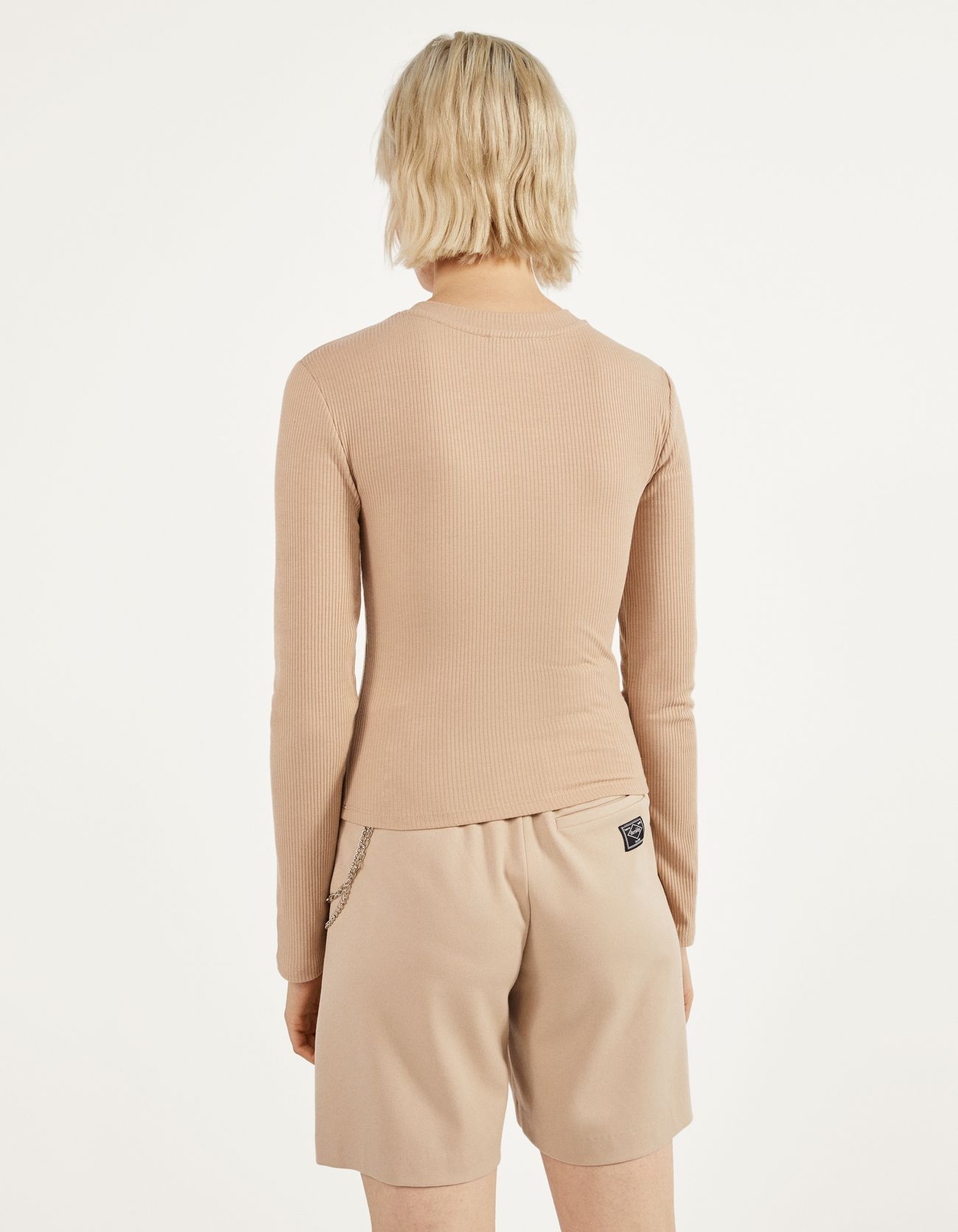 Bershka İşlemeli t-shirt 0 Bershka İşlemeli t-shirt 1