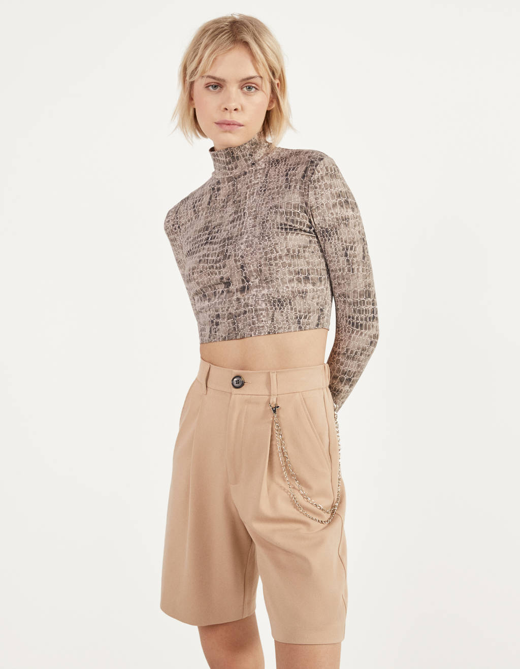 Bermuda shorts with chain - NEW - Bershka Bosnia and Herzegovina