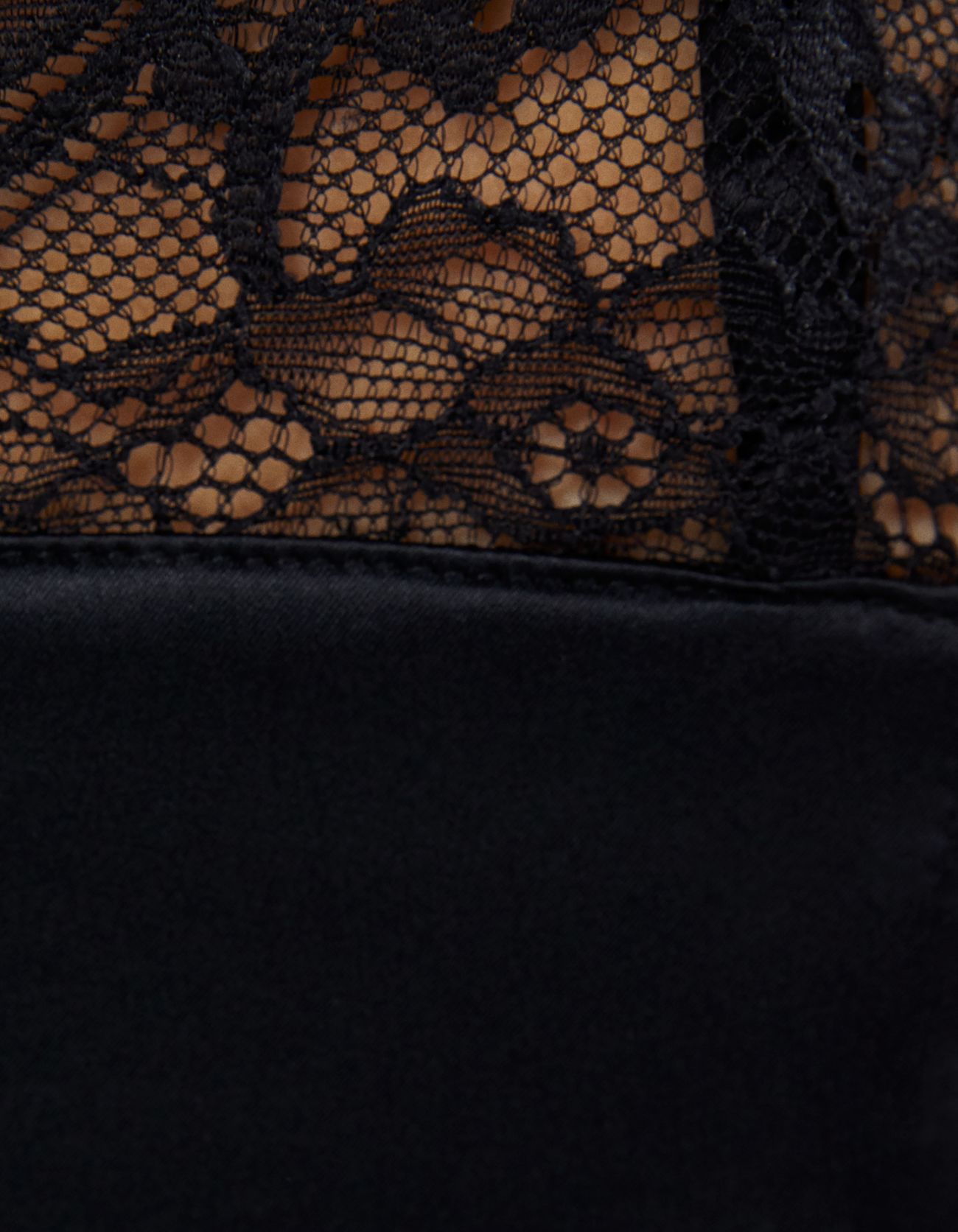 Bershka Askılı saten crop fit slip top 8 Bershka Askılı saten crop fit slip top 9