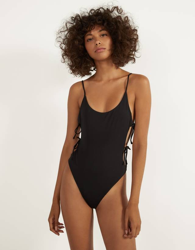 Costum De Baie Cu Volane Costume De Baie Bershka Romania