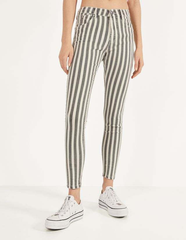 Five-pocket push-up jeans - null 