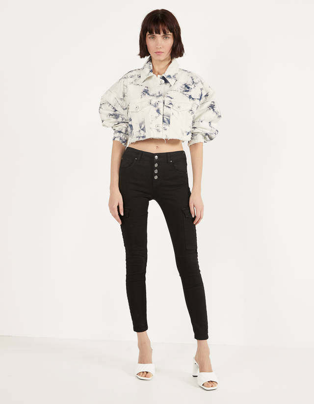 Pantalón cargo con cadena - ROPA - Bershka Honduras